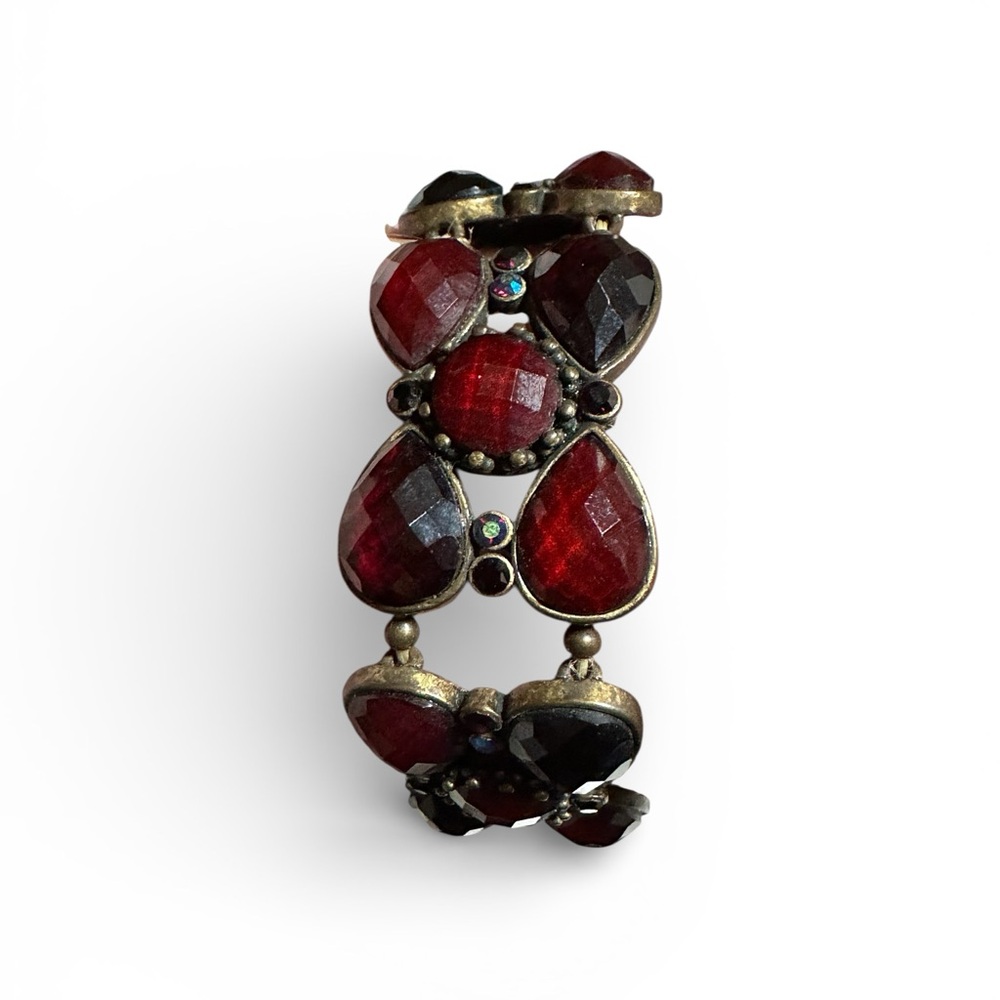 Garnet colored stretch 1 inch wide bracelet beautiful color.
